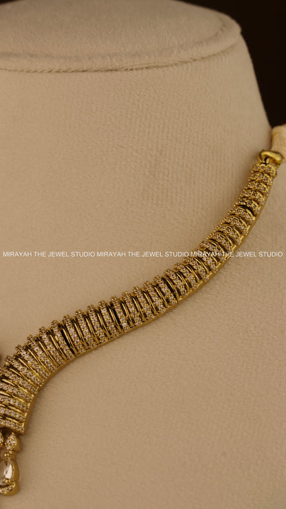 IMPERIAL STONEFALL NECKLACE - WHITE