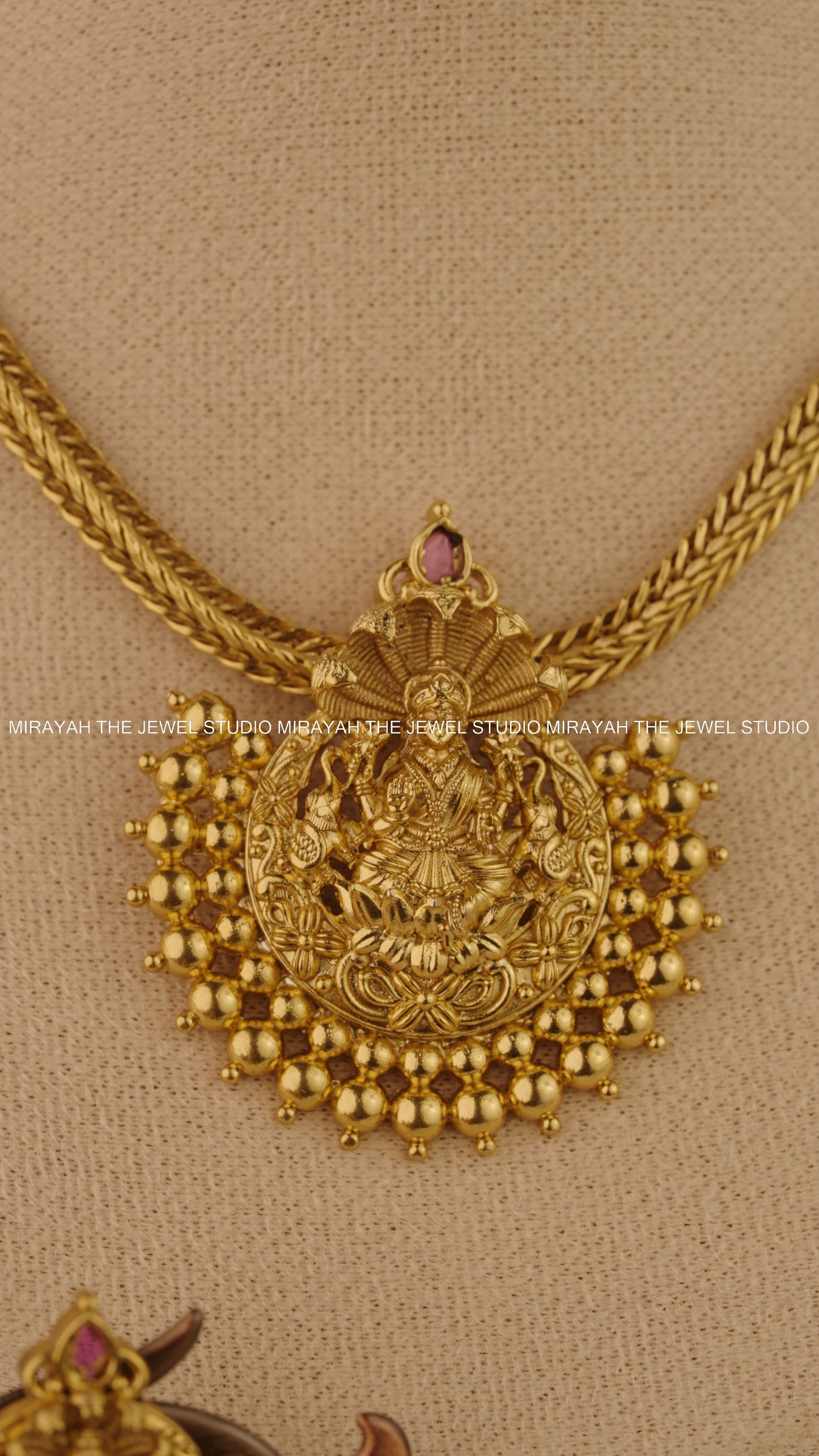 TEJASWINI PENDANT NECKLACE - PINK