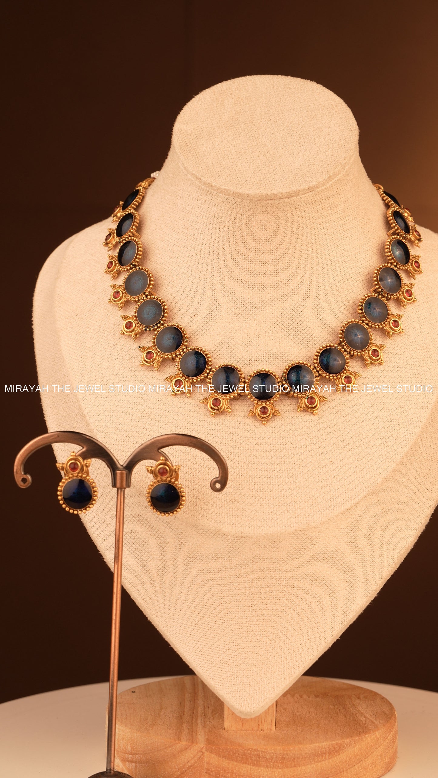 NEELAMBARI NECKLACE