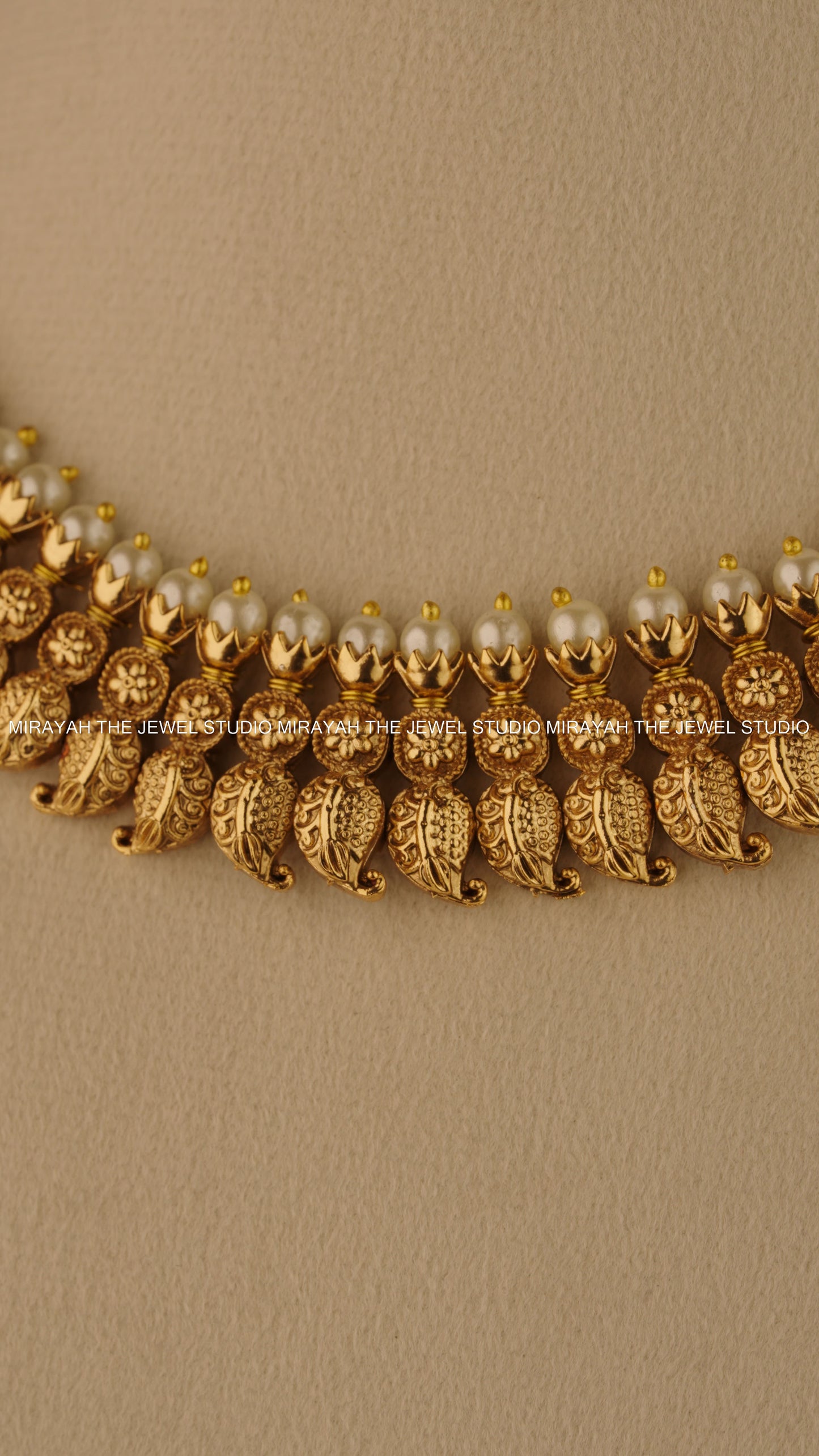 PEARL MANGO CREST NECKLACE