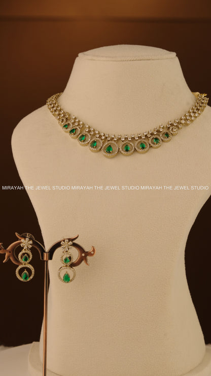 BLUSH DEW ELEGANCE NECKLACE - GREEN