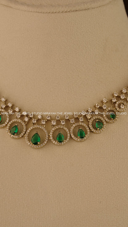 BLUSH DEW ELEGANCE NECKLACE - GREEN