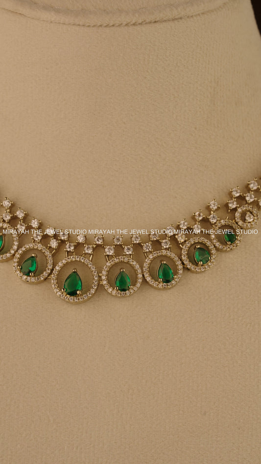 BLUSH DEW ELEGANCE NECKLACE - GREEN