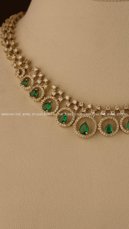 BLUSH DEW ELEGANCE NECKLACE - GREEN