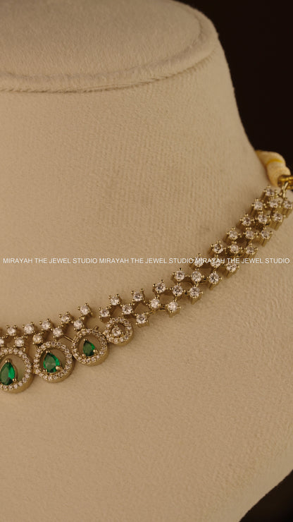 BLUSH DEW ELEGANCE NECKLACE - GREEN