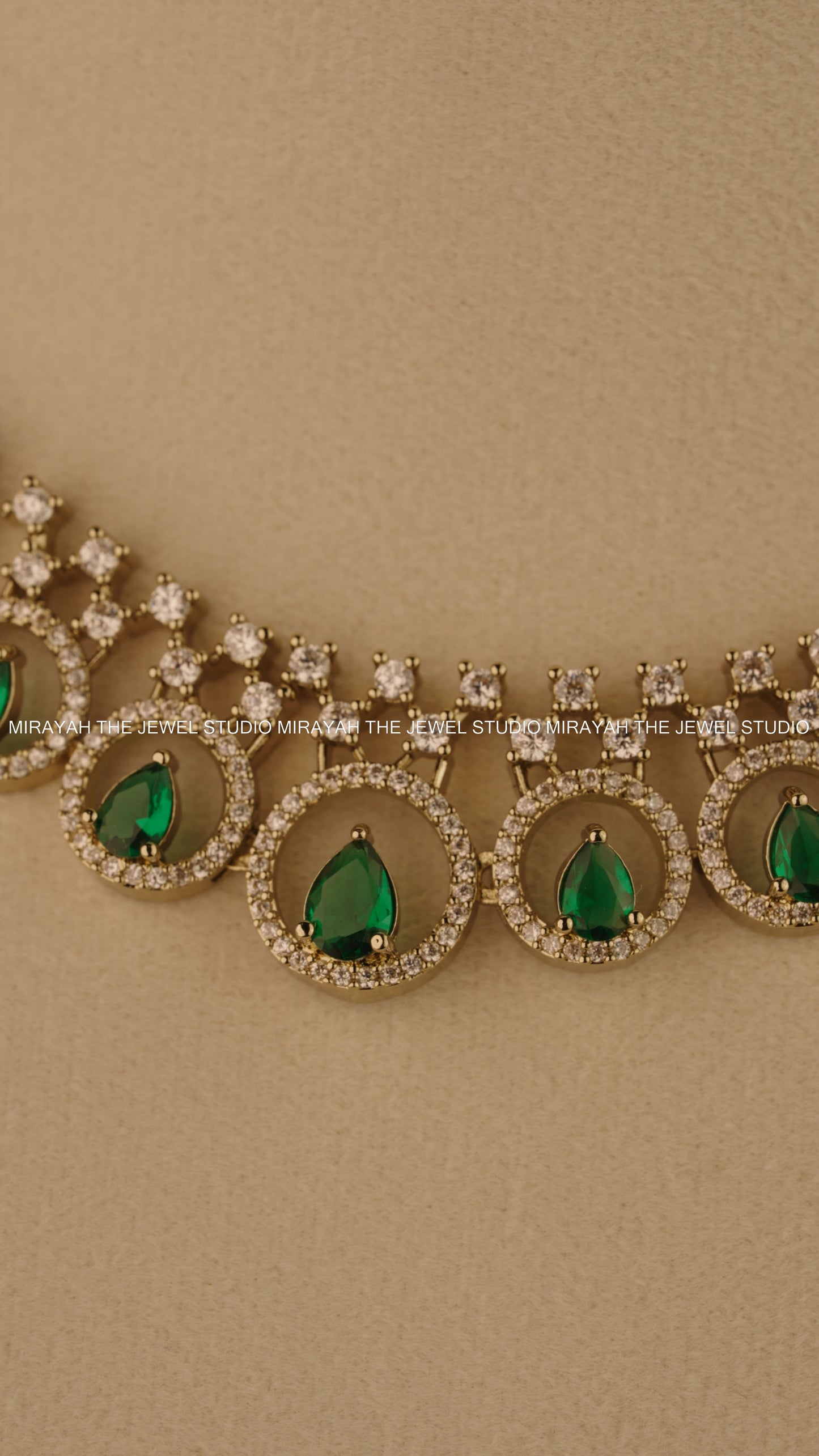 BLUSH DEW ELEGANCE NECKLACE - GREEN