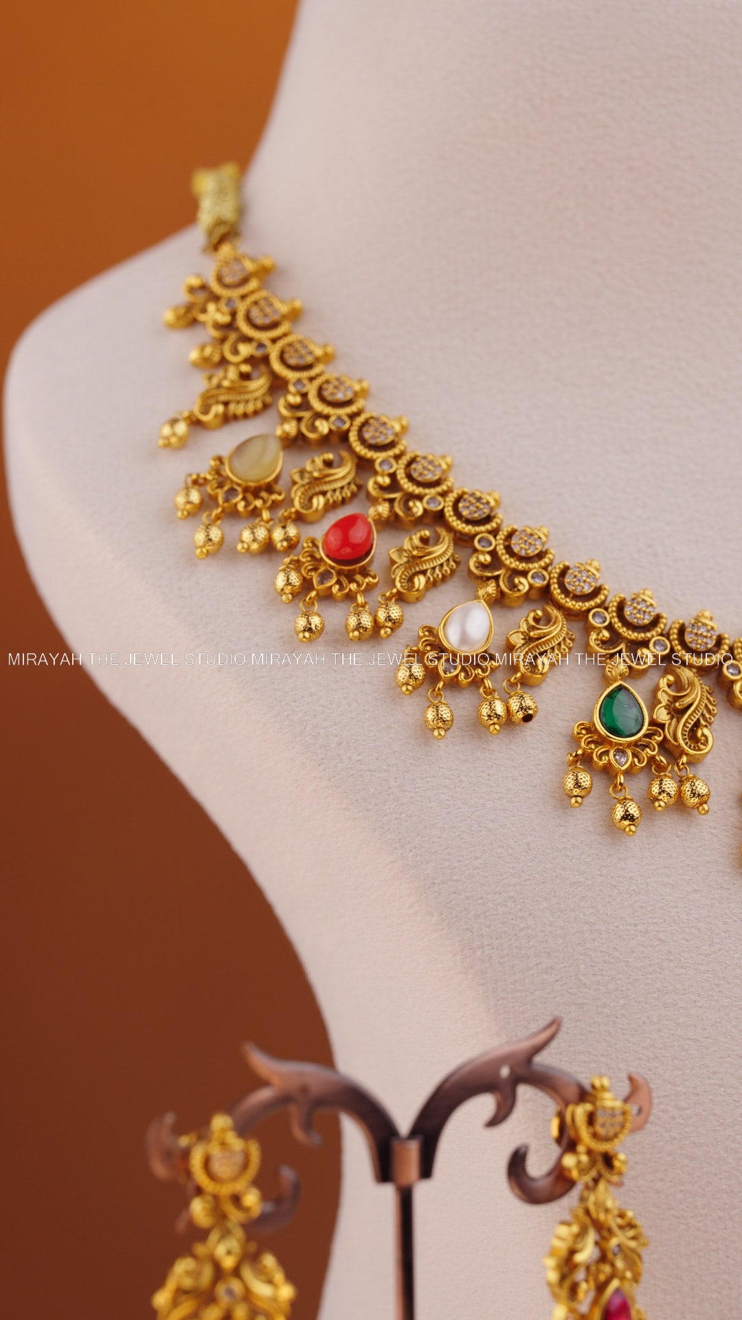 NAVARATNA ROYALE NECKLACE