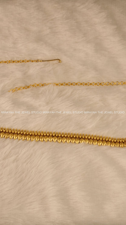 PREMIUM GOLD LEAFLINE HIPCHAIN