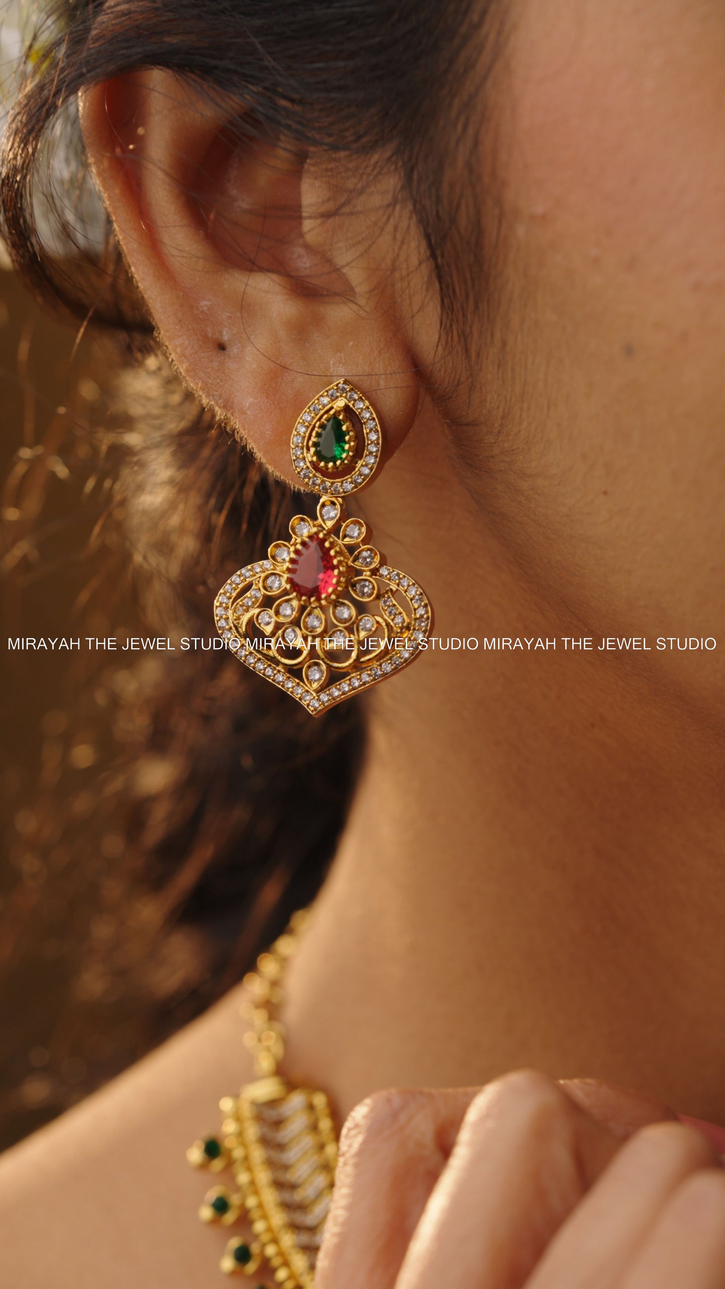PREMIUM SWARNA RATNA NECKLACE