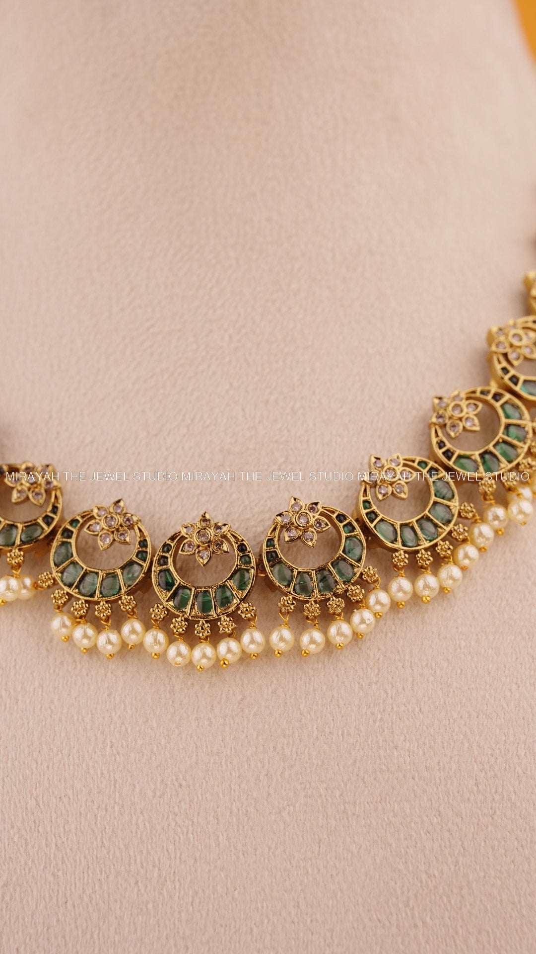MRINAL CHANDRIKA NECKLACE - GREEN