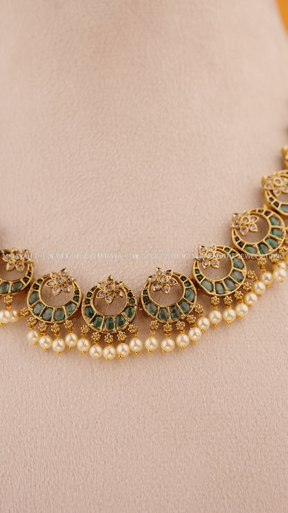 MRINAL CHANDRIKA NECKLACE - GREEN