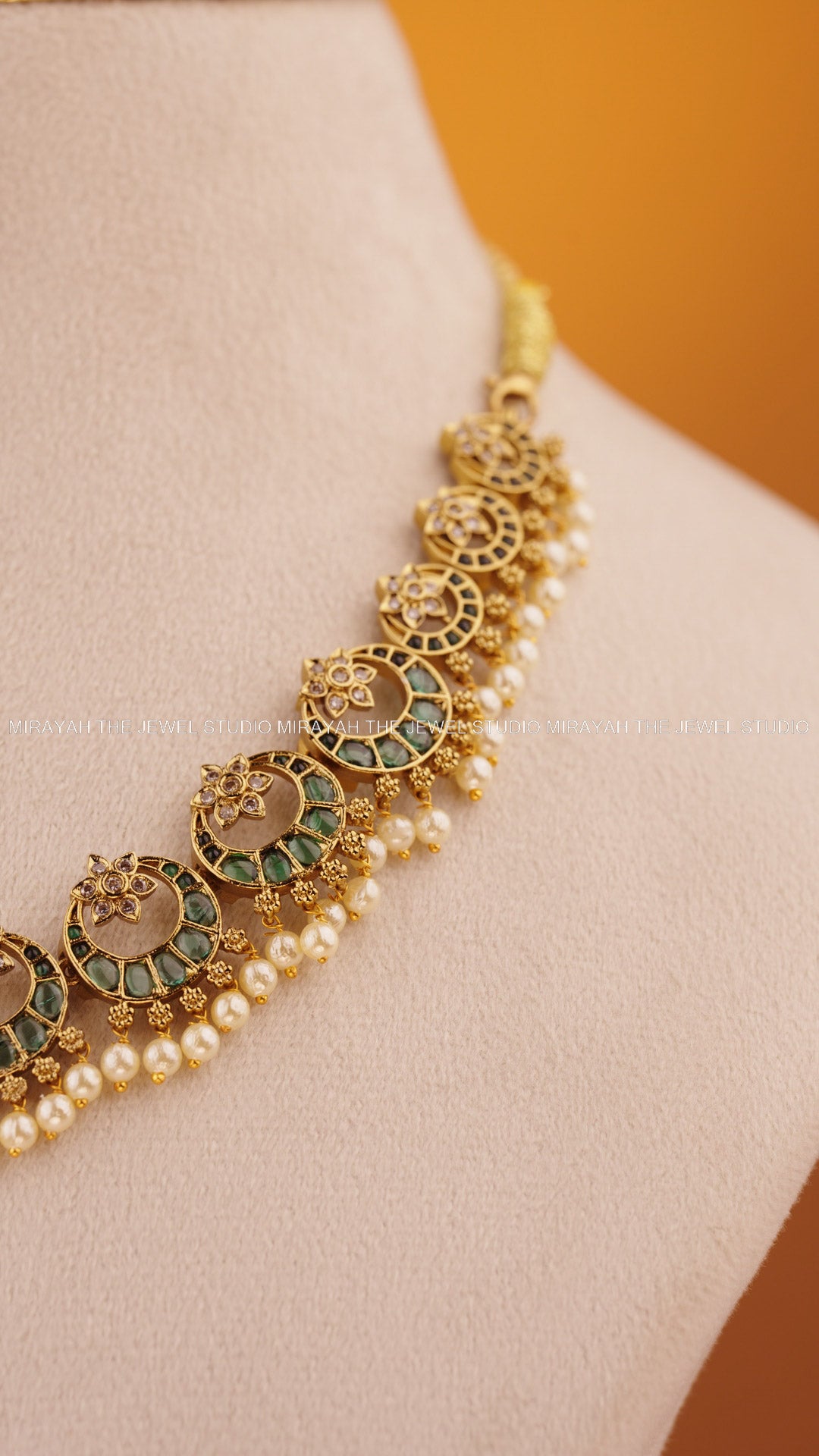 MRINAL CHANDRIKA NECKLACE - GREEN