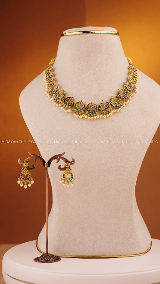 MRINAL CHANDRIKA NECKLACE - GREEN
