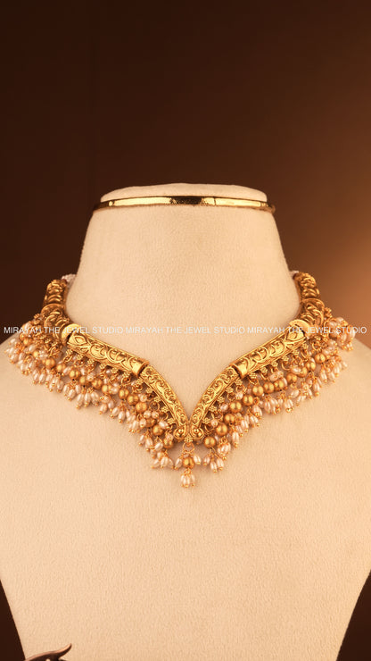 MOTI VARNIKA NECKLACE
