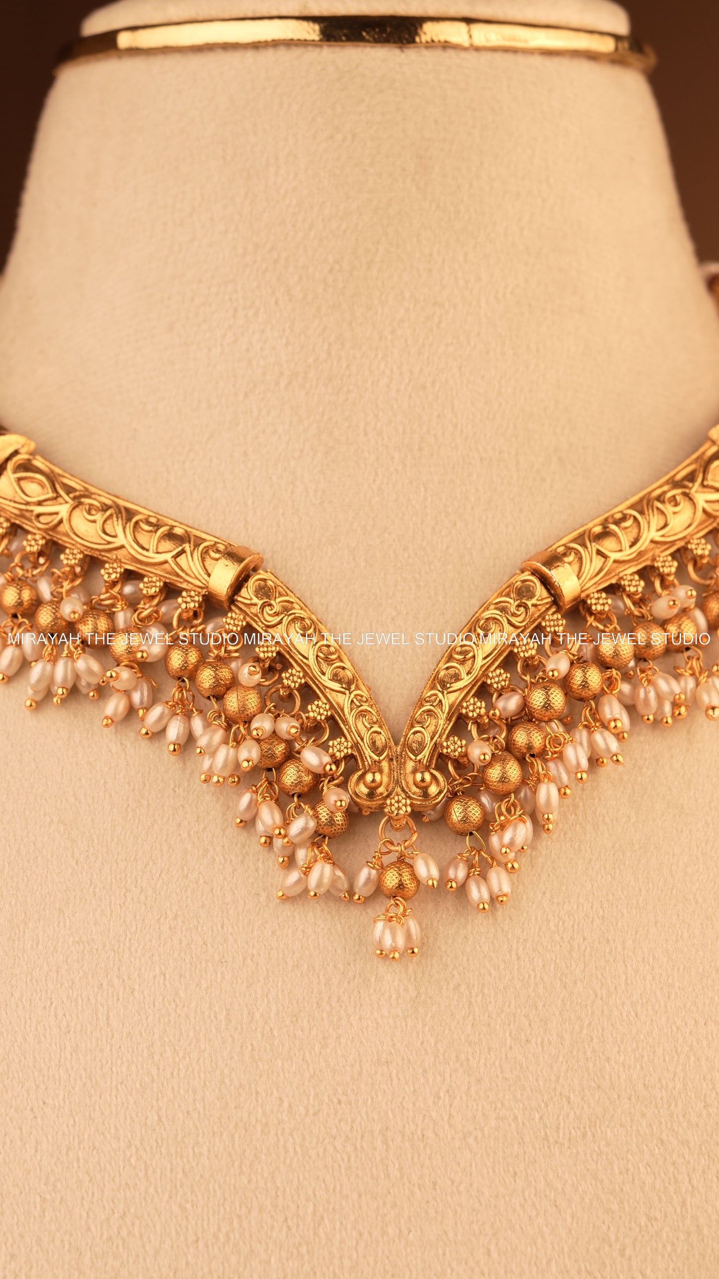 MOTI VARNIKA NECKLACE