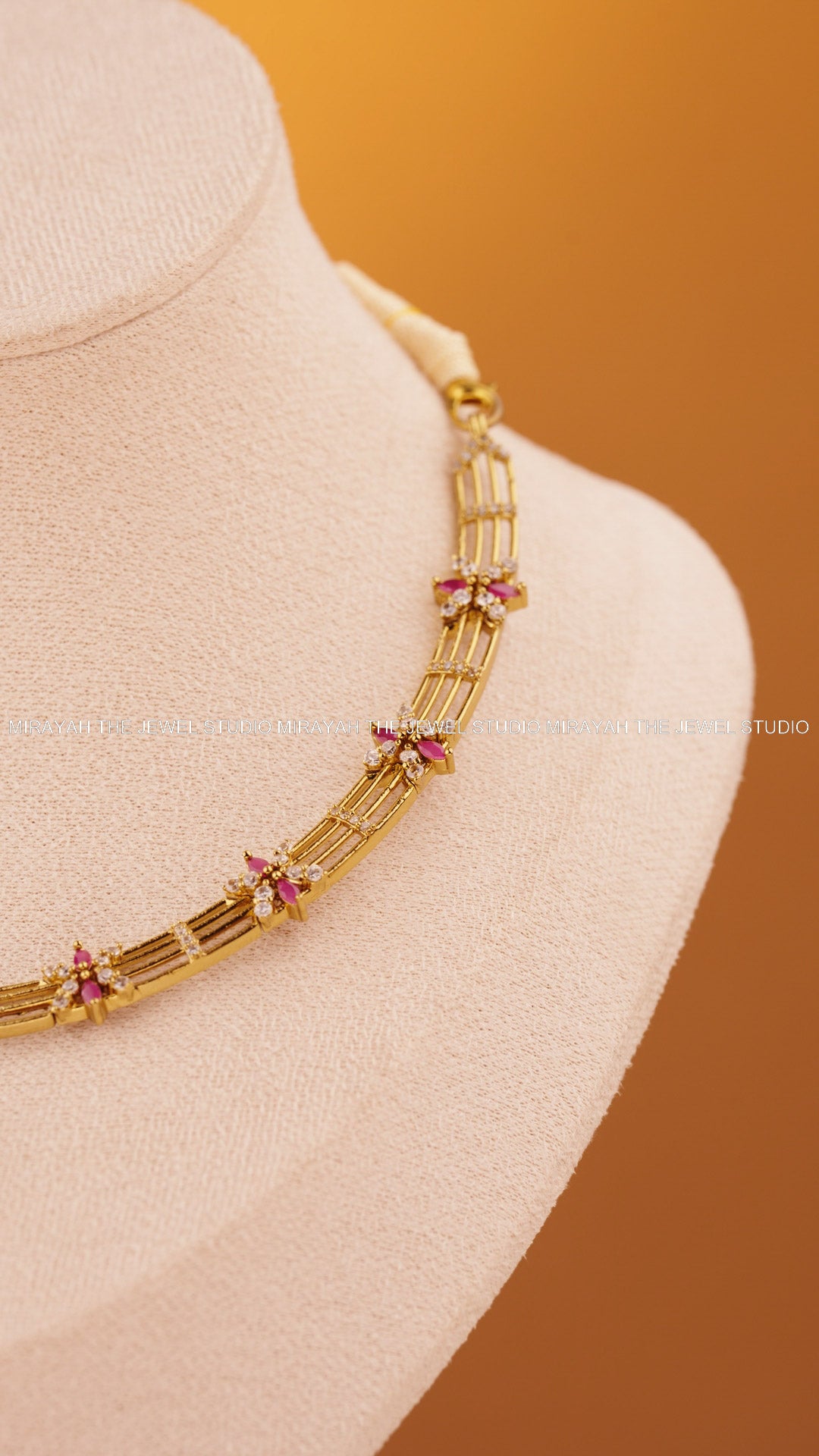 PETAL GLOW NECKLACE - PINK AND GREEN