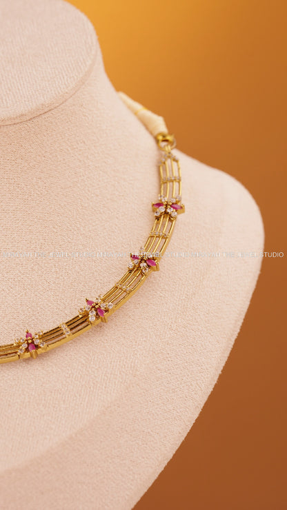 PETAL GLOW NECKLACE - PINK AND GREEN