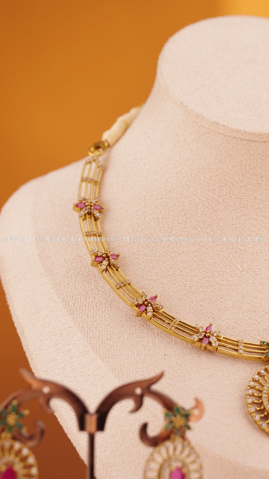 PETAL GLOW NECKLACE - PINK AND GREEN