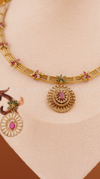 PETAL GLOW NECKLACE - PINK AND GREEN