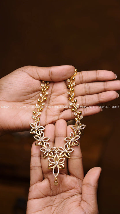 PREMIUM STARFRUIT AD NECKLACE