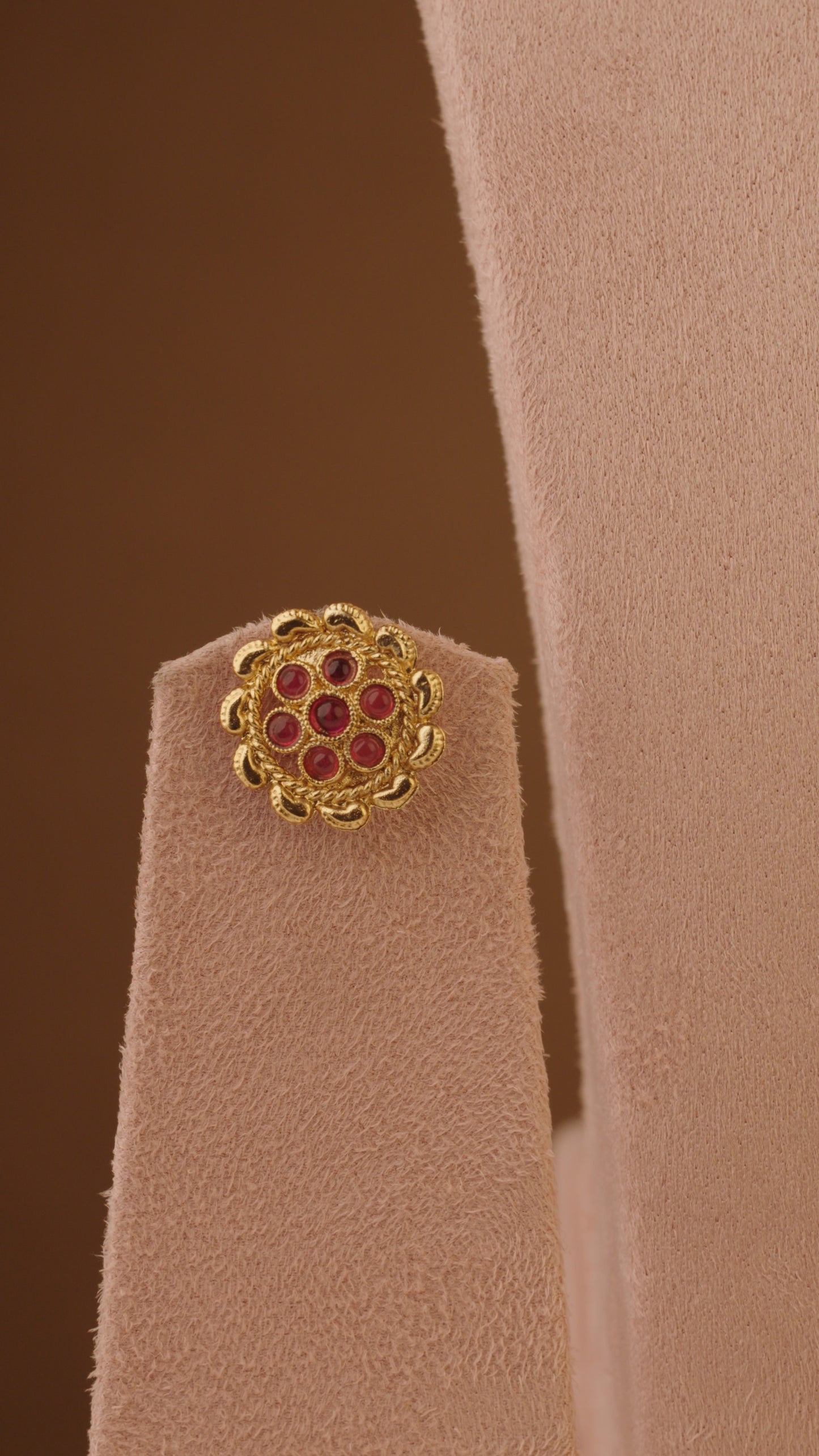 MUKTA CHAKRA CHOKER - RED