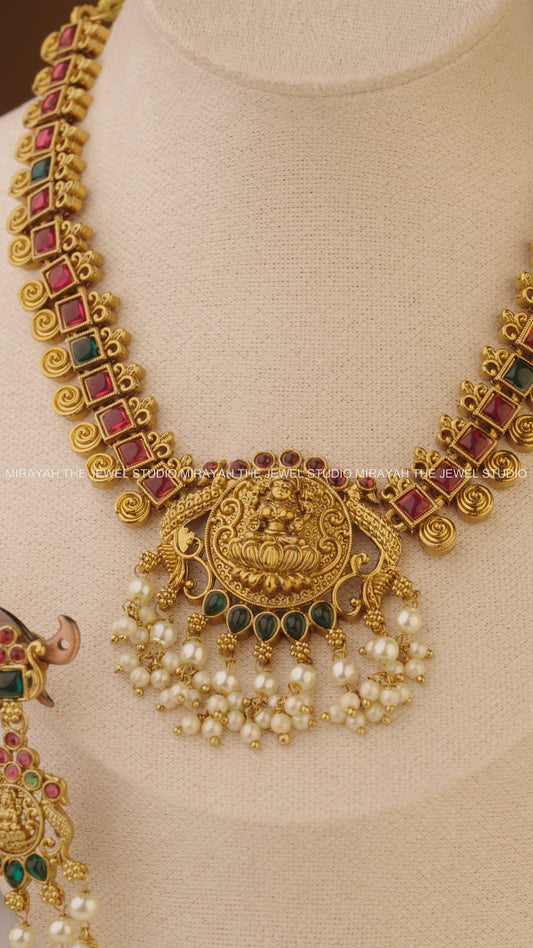 RATNA LAKSHMI PENDANT NECKLACE