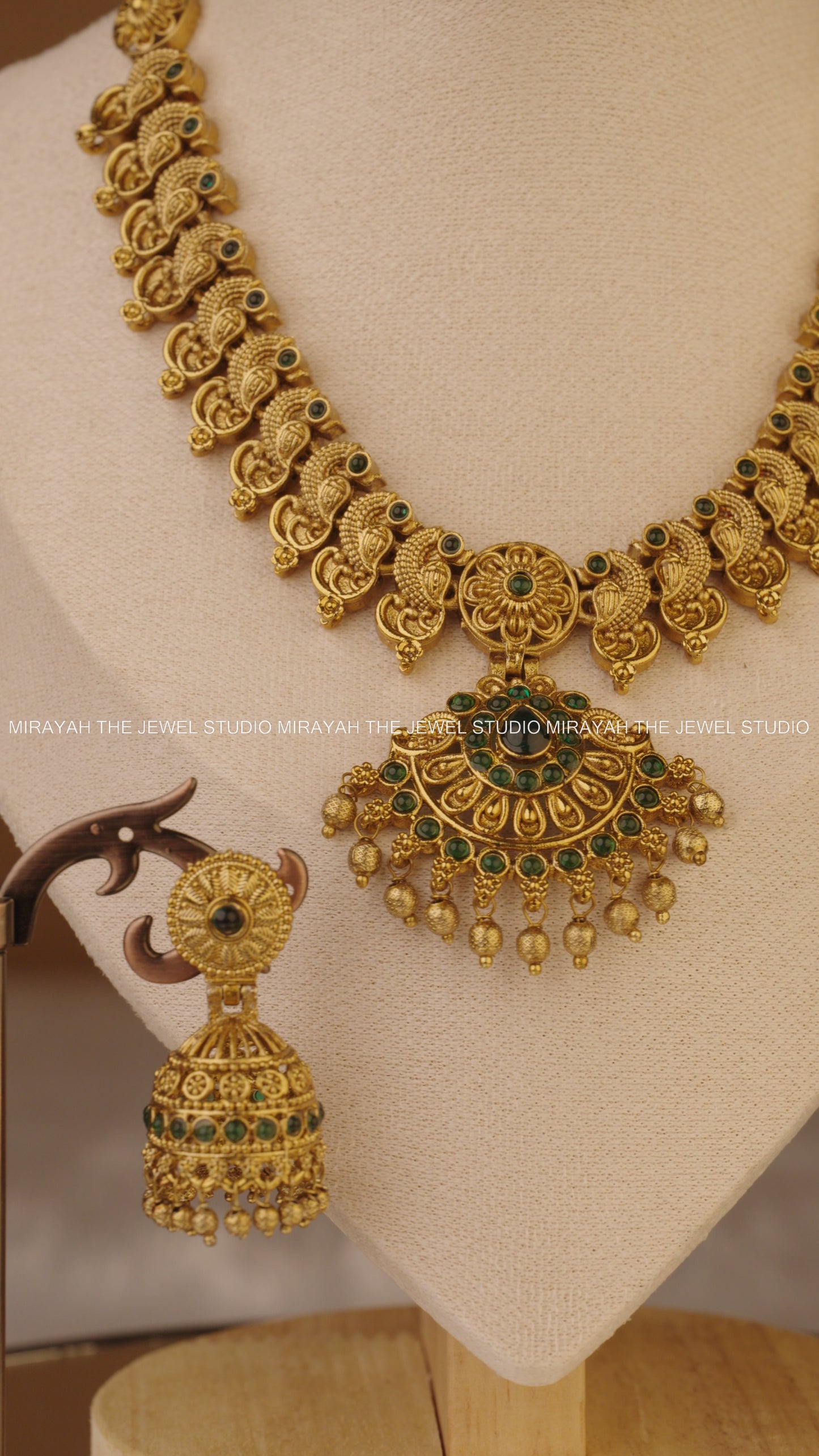 ANANDA MAYURAM NECKLACE - GREEN
