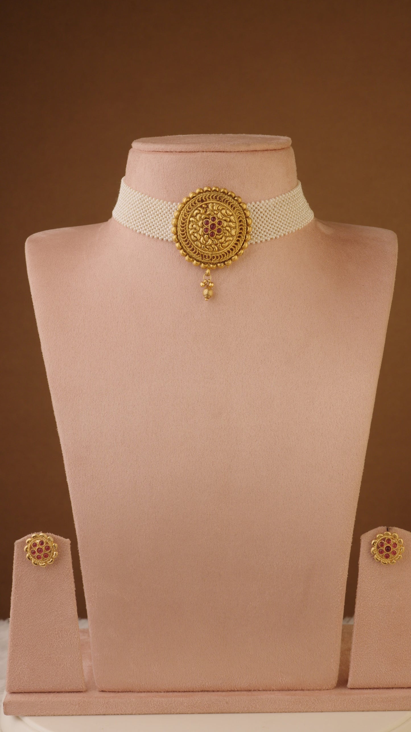 MUKTA CHAKRA CHOKER - RED