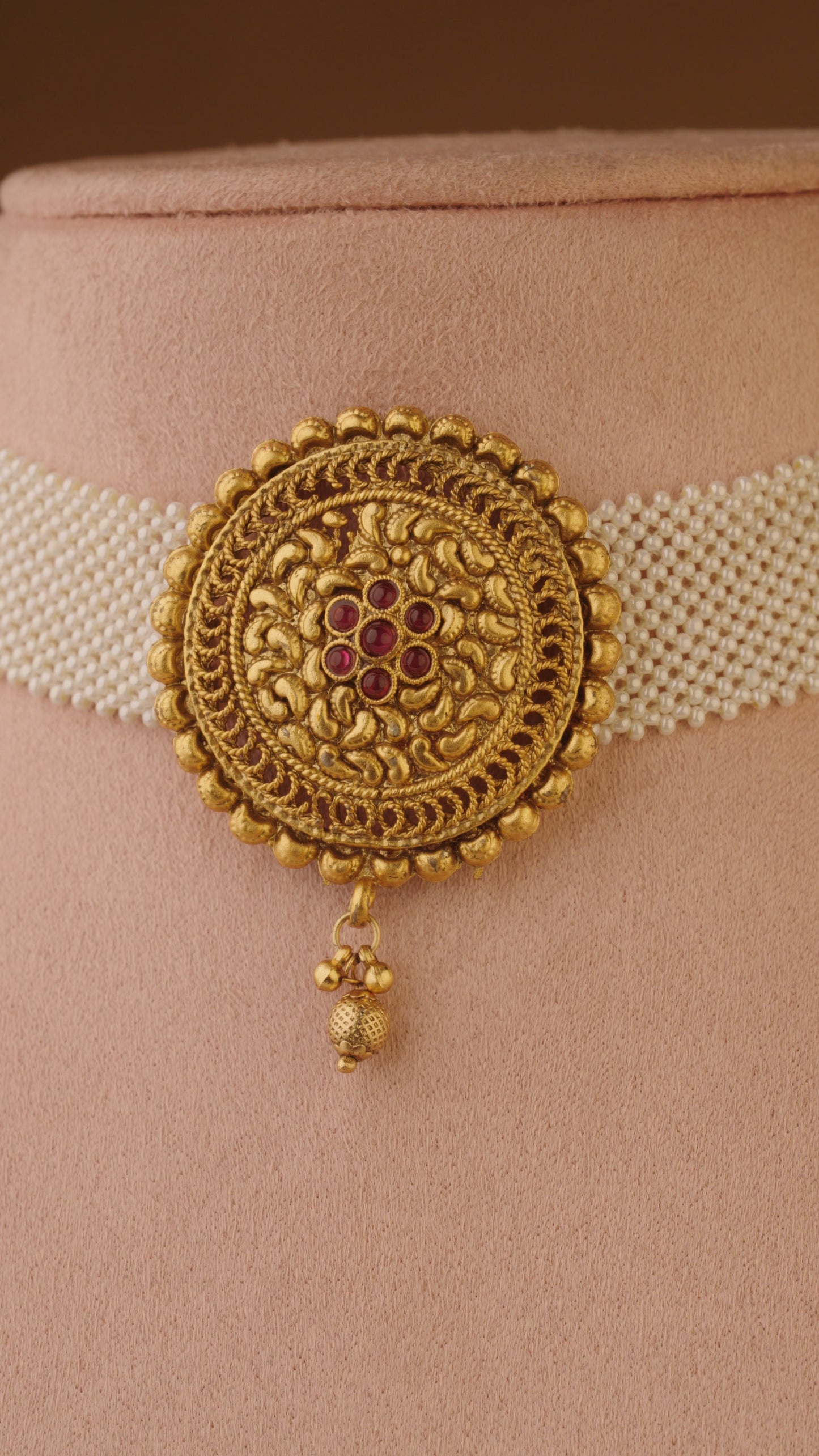 MUKTA CHAKRA CHOKER - RED