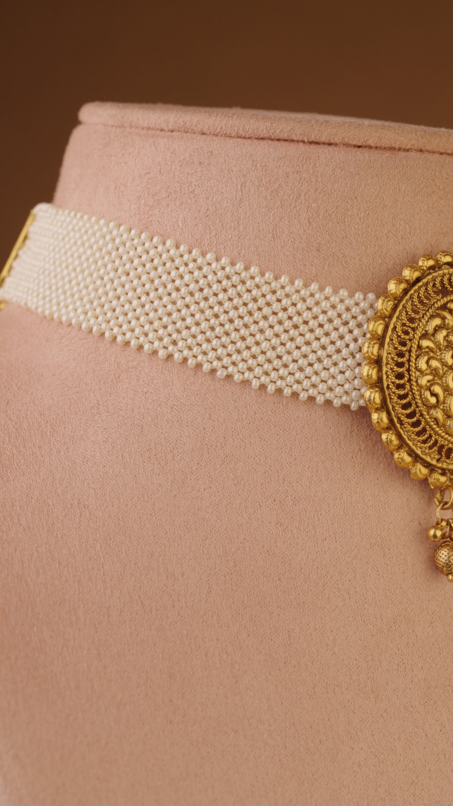 MUKTA CHAKRA CHOKER - RED