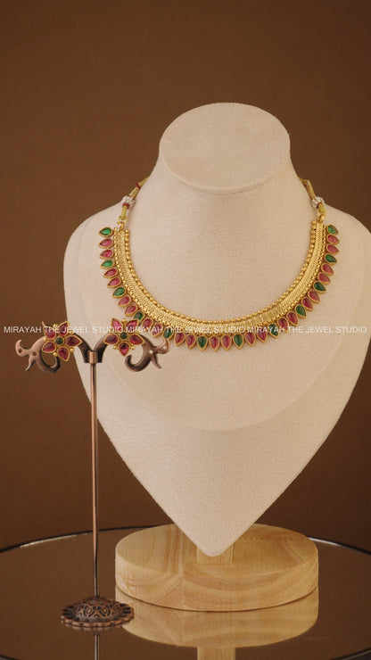 DIVIRA DROPS NECKLACE