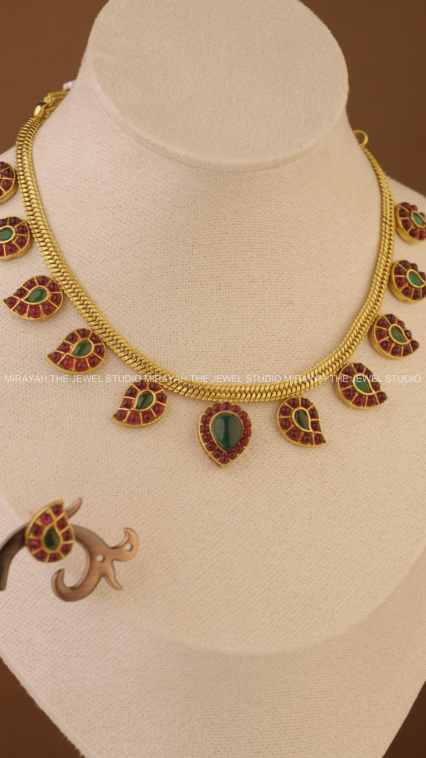 AYRA PETALS NECKLACE