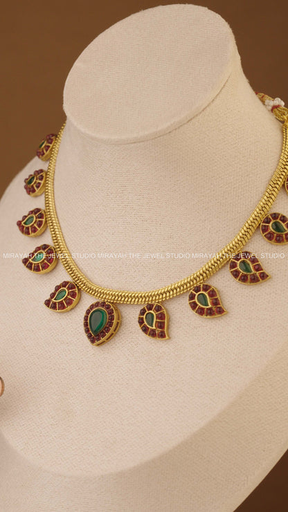 AYRA PETALS NECKLACE