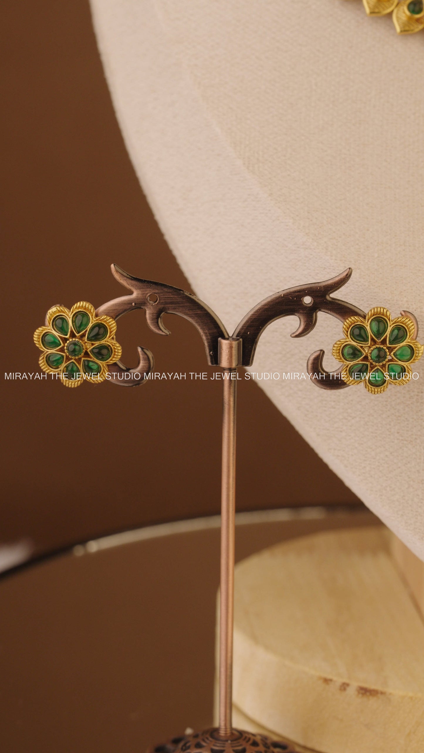 SIMPLE PUSHPA TARA NECKLACE - GREEN