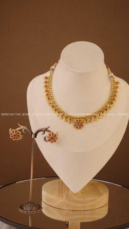 SIMPLE PUSHPA TARA NECKLACE - RUBY AND GREEN