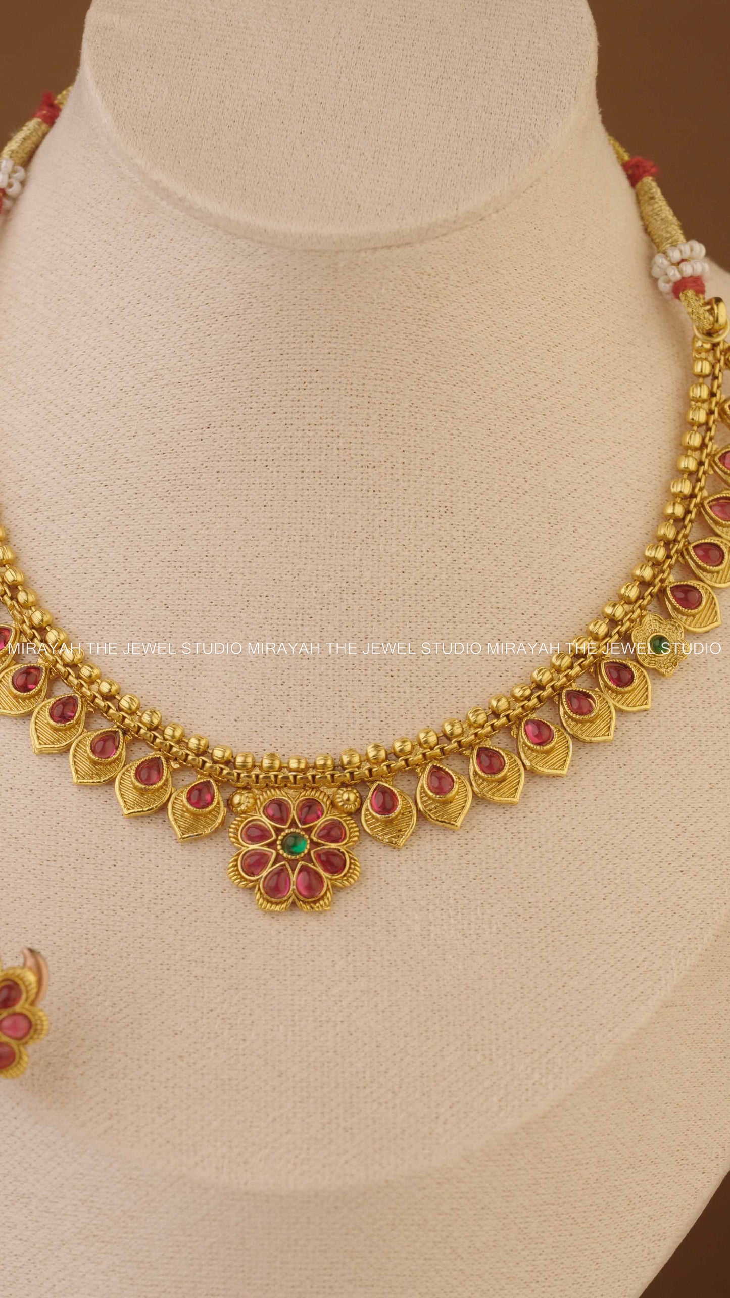 SIMPLE PUSHPA TARA NECKLACE - RUBY AND GREEN