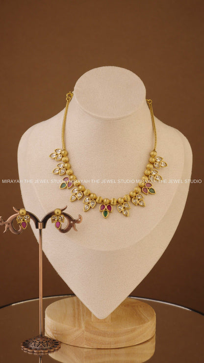 TWILIGHT PETALS NECKLACE - RUBY WHITE AND GREEN