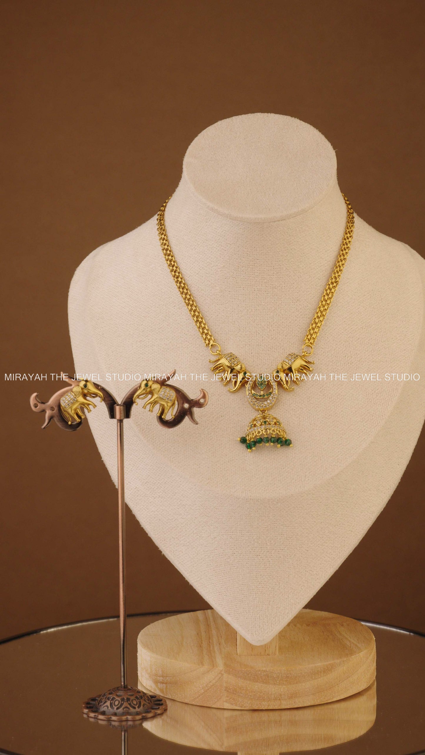 GAJRAJ AD CHOKER -  GREEN