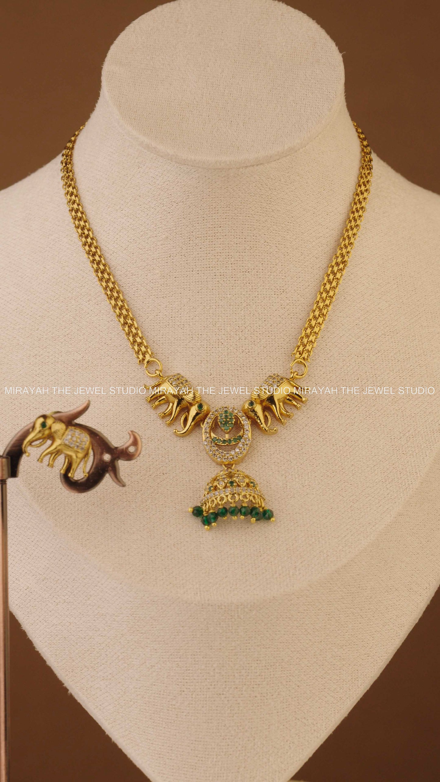 GAJRAJ AD CHOKER -  GREEN