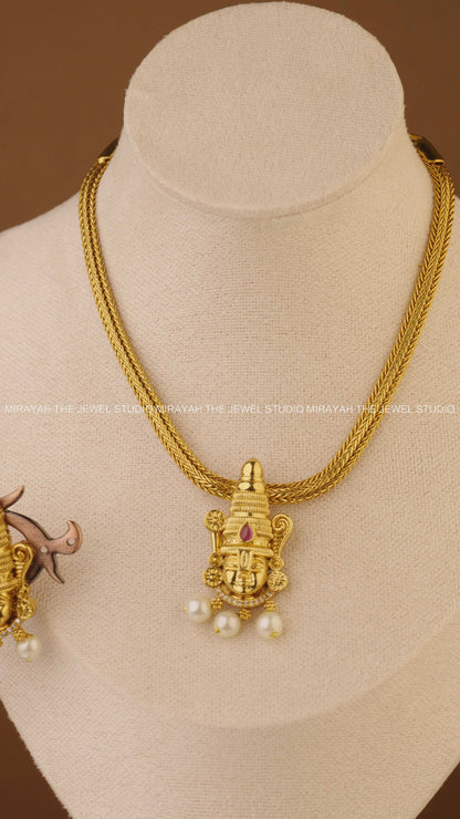 VENKATESHWARA GOLDEN CHARM - RED
