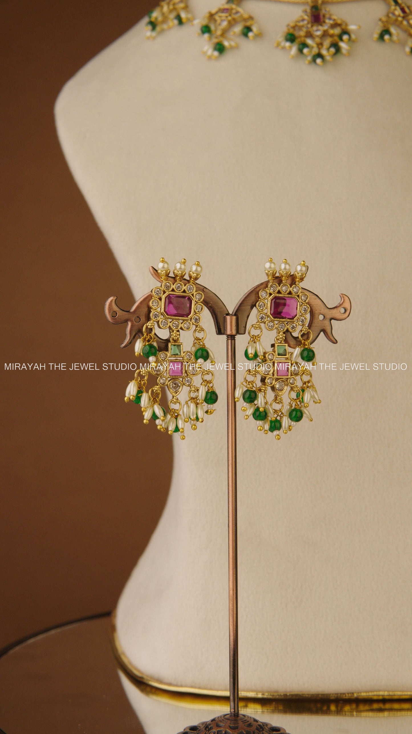 EMERALD BLOSSOM CHOKER