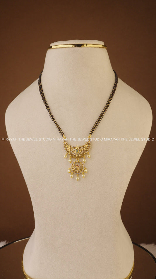 BLACK BEAD CRESCENT NECKLACE