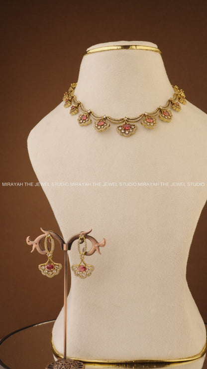 ZYRA LUXE NECKLACE - RED