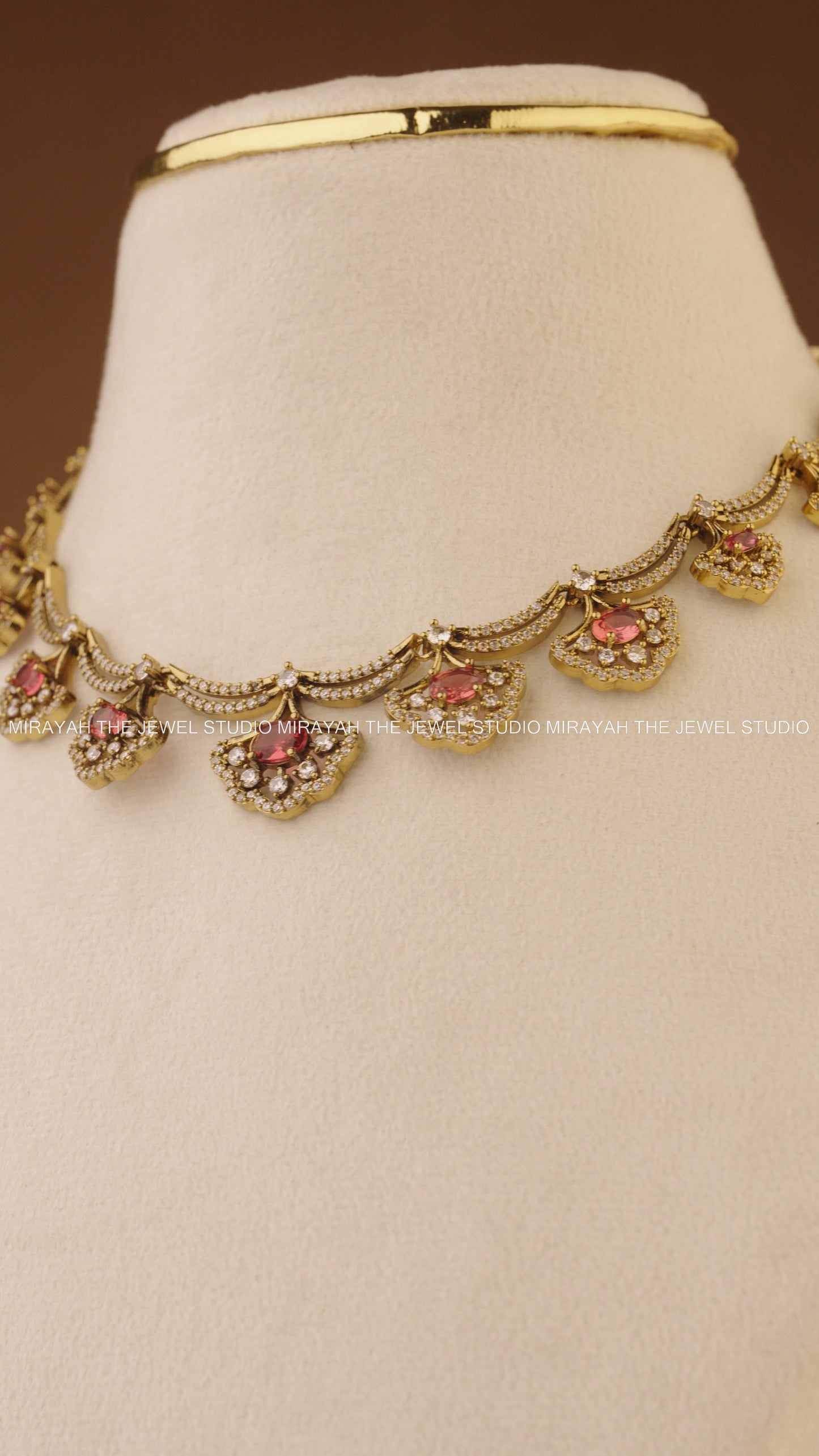 ZYRA LUXE NECKLACE - RED