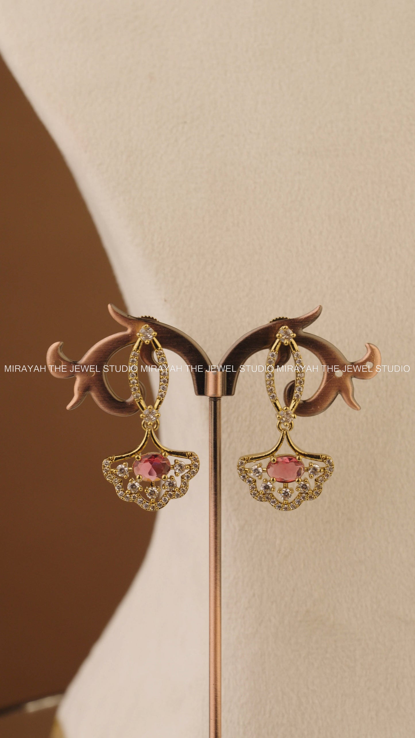 ZYRA LUXE NECKLACE - RED