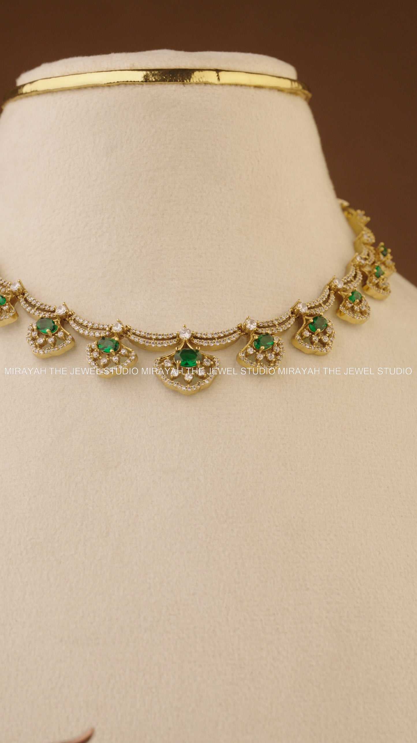ZYRA LUXE NECKLACE - GREEN