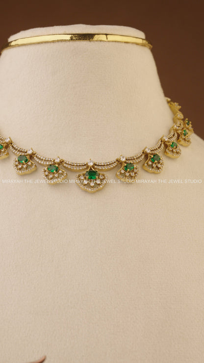ZYRA LUXE NECKLACE - GREEN