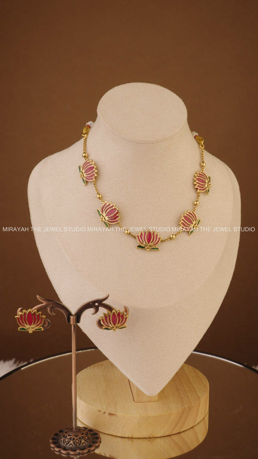 LOTUS DEWLIGHT NECKLACE