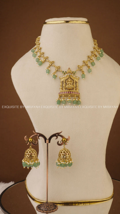 GOLD ALANKRITA PENDANT NECKLACE - WHITE AND PINK