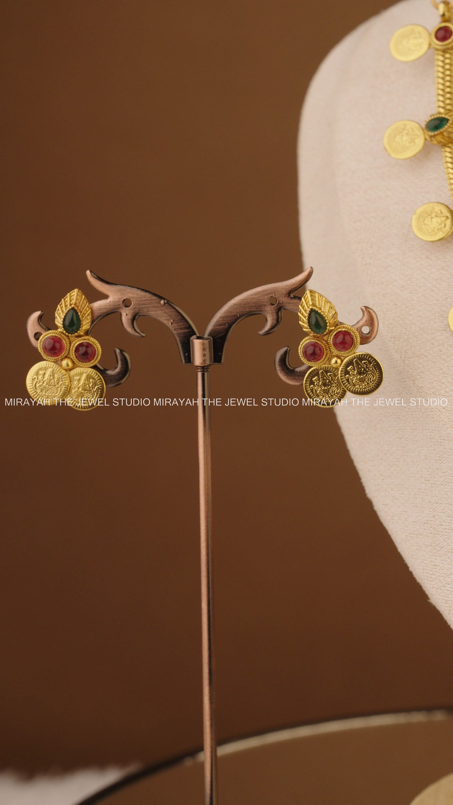 COIN SWARNA MANGA NECKLACE - RED AND GREEN